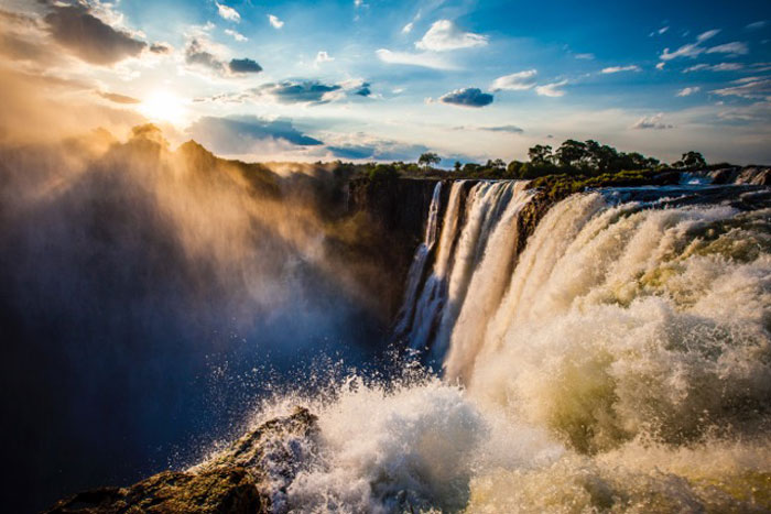 tom-varley-victoria-falls-zimbabwe.jpg