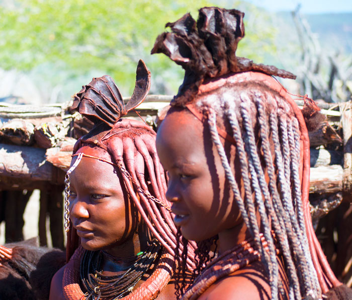 Meet The Tribe Where Women Cover Their Hair With Mud, Men Offer Wives ...