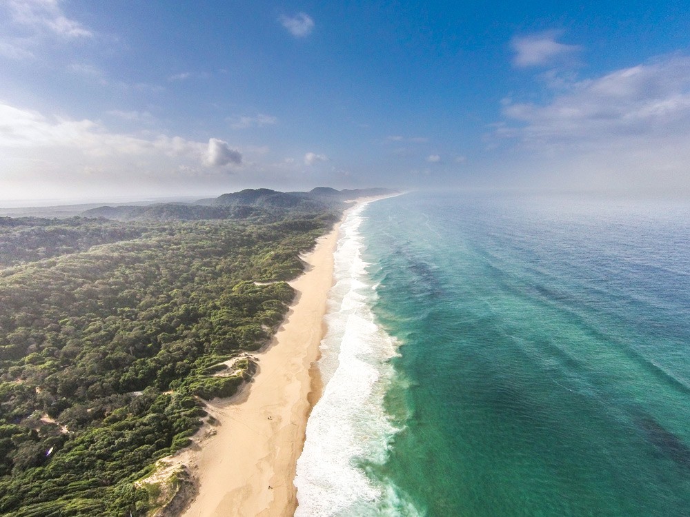 Surrender to the beautiful coastline of KwaZulu-Natal ©Paul Changuion, Makakatana Bay Lodge