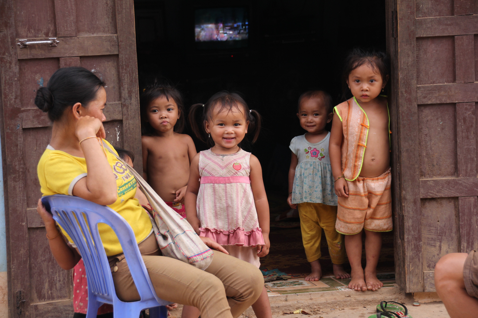 cute-laotian-children-buy-no-rhino
