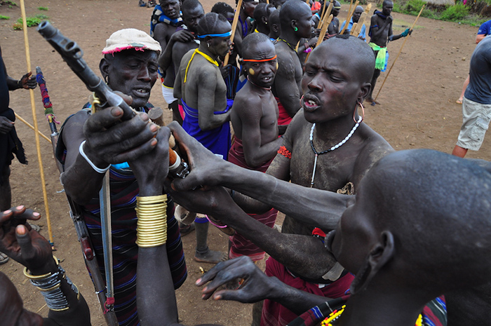sticks-and-guns-at-the-donga-ceremony