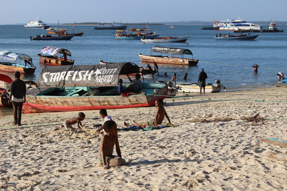 stone-town-beach-zanzibar