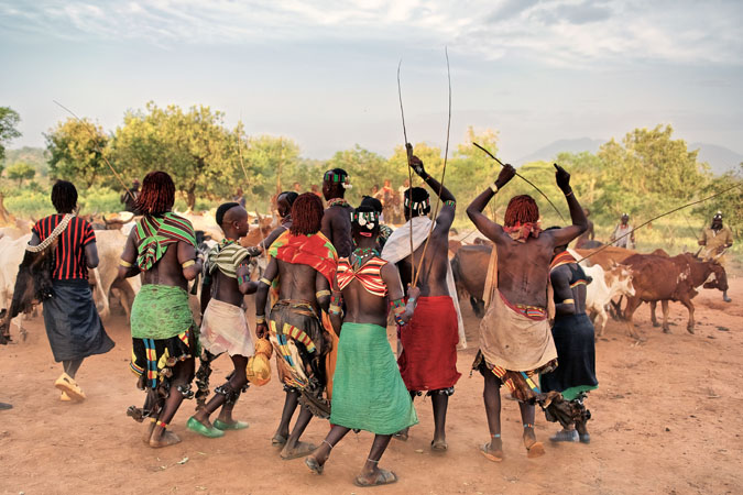 Experience the culture and customs of the Hamar tribe in Ethiopia ...