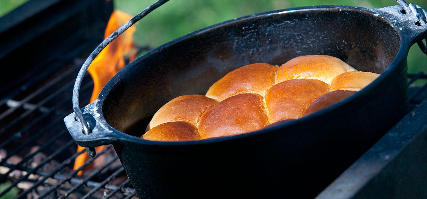 bread baked in a pot, food, cuisine, African safari, food on safari