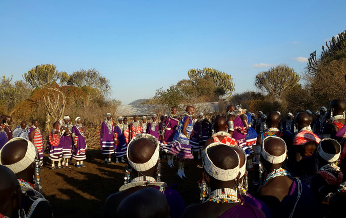 Maasai women dancing