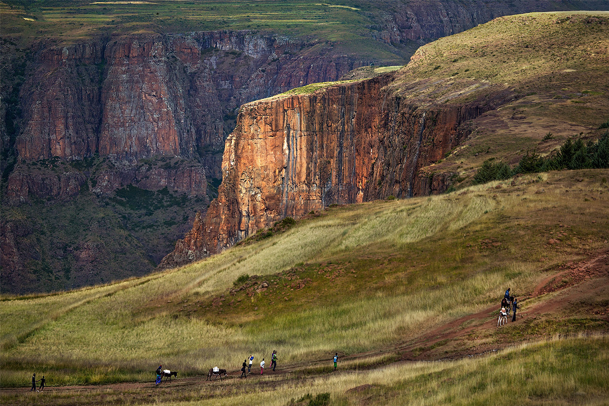 Villagers on their way back home after shopping in Semonkong, Lesotho © Hesté de Beer